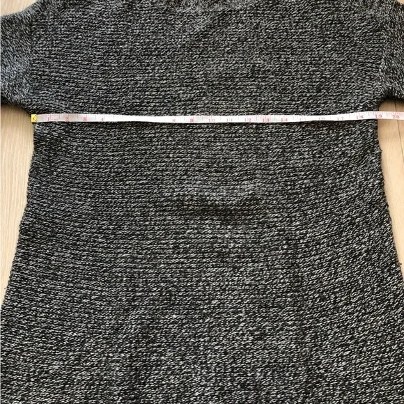 Uniqlo Wool Blend Marled Drop Shoulder Short Sleeve Sweater in Black & White S - Picture 9 of 10